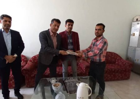 تجلیل از معلمان به مناسبت هفته معلم در شهر رمکان
