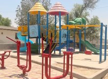 رنگ‌آمیزی و تعمیرات تجهیزات پارکی و نصب تابلو در پارک‌های رمکان